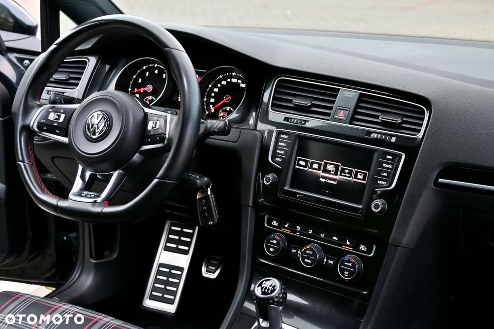Volkswagen Golf VII 2.0 TSI BMT GTI - 25