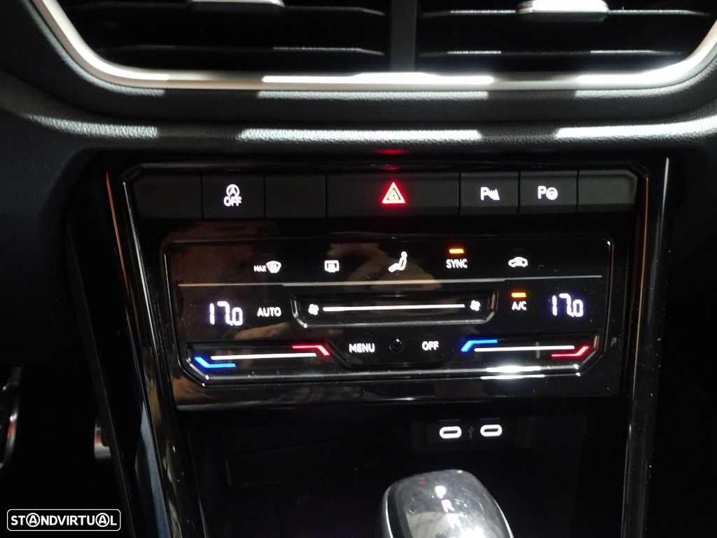 VW T-Roc 2.0 TDI R-Line DSG - 26