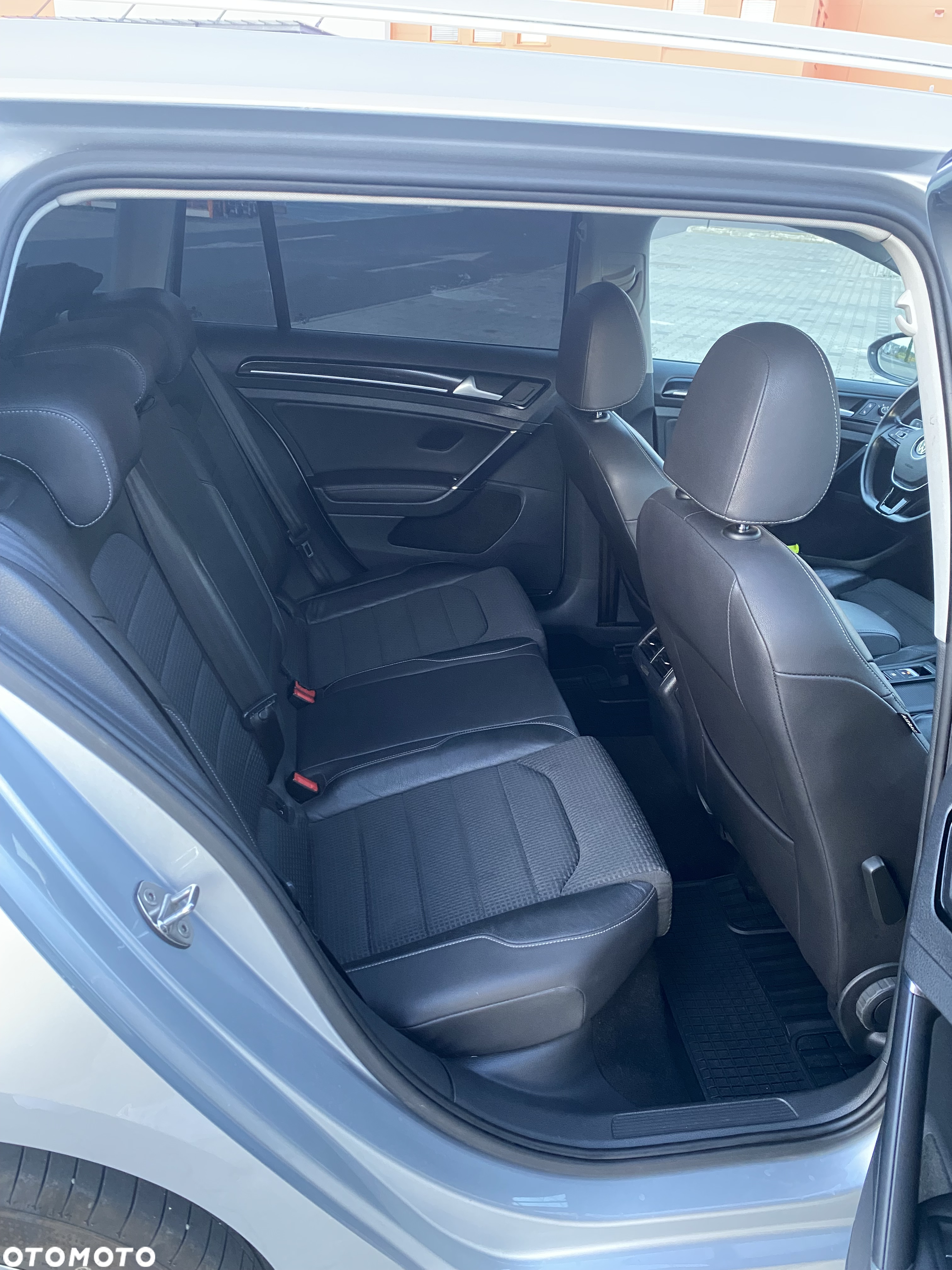Volkswagen Golf - 8