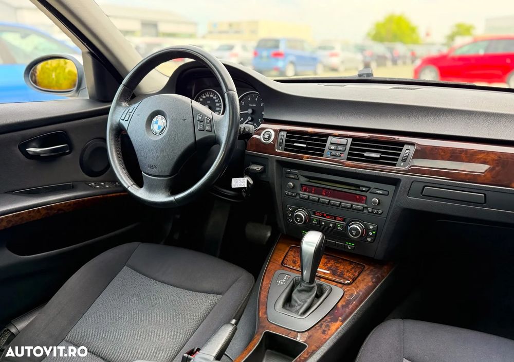 BMW Seria 3 318i Aut. - 18