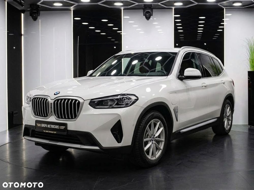 BMW X3 xDrive30e Luxury Line - 2