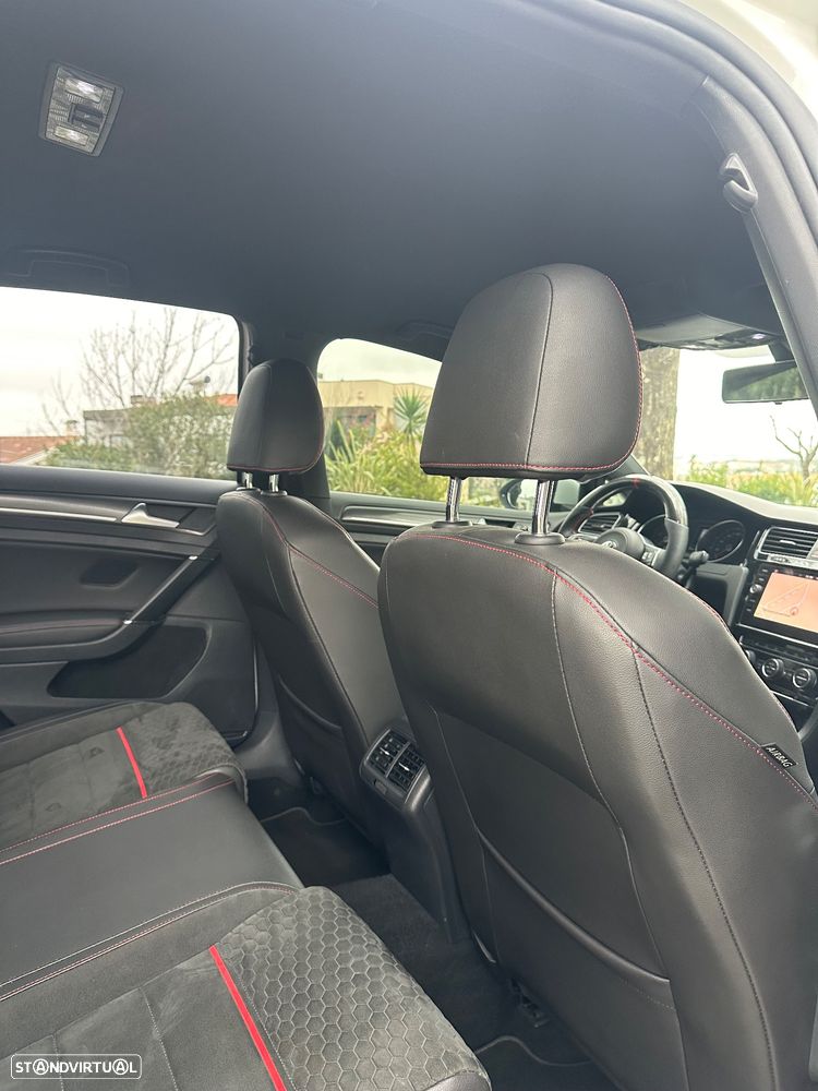 VW Golf 2.0 TSi GTi DSG Performance - 33