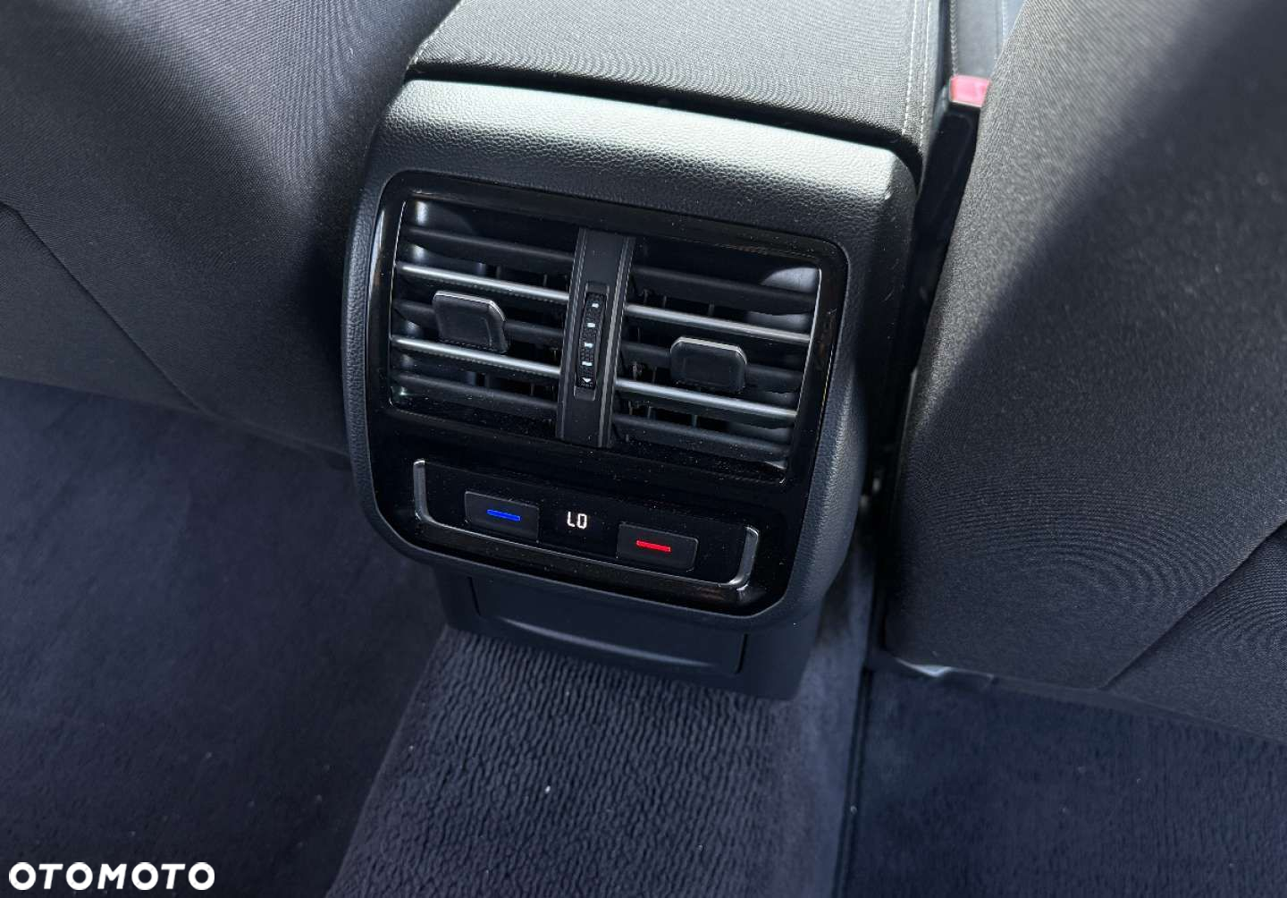 Volkswagen Passat - 24
