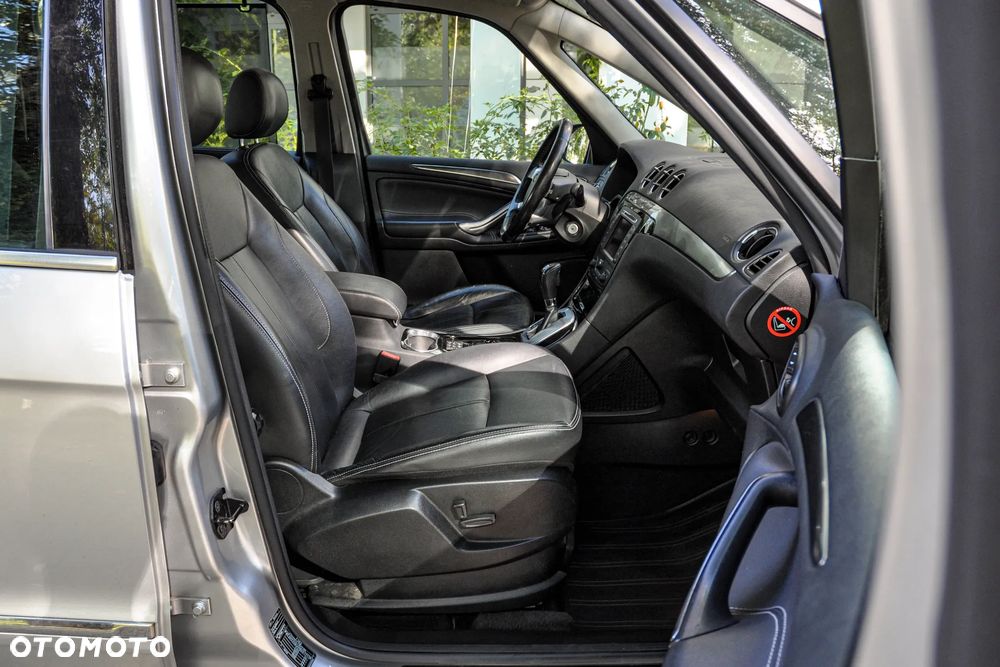 Ford Galaxy - 12