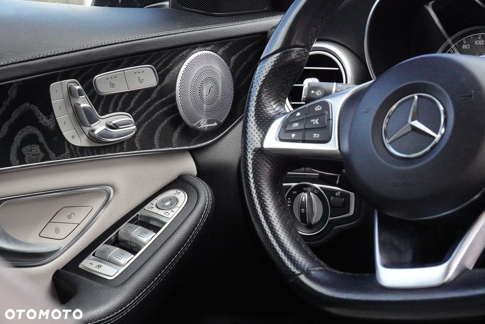 Mercedes-Benz Klasa C AMG 43 4Matic 9G-TRONIC - 14