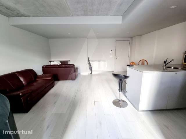 Apartamento T0 duplex semi-mobilado no centro de Aveiro - Grande imagem: 4/15