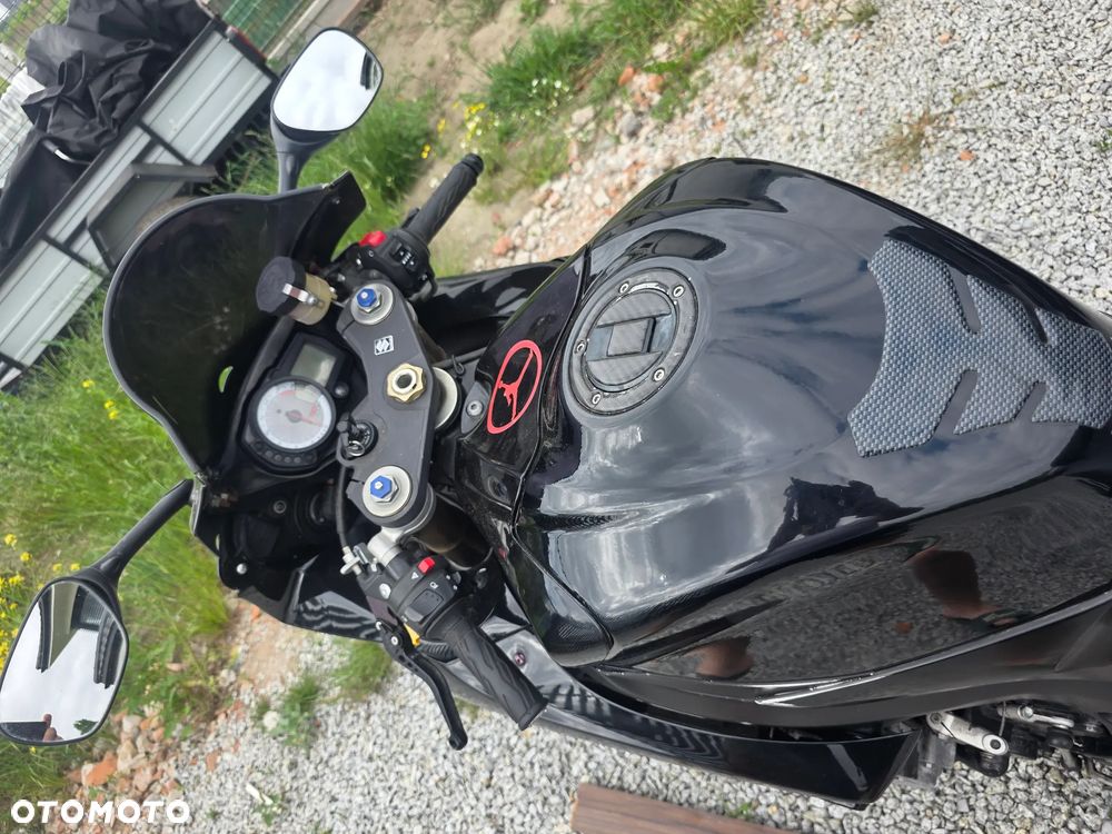 Suzuki GSX-R - 13