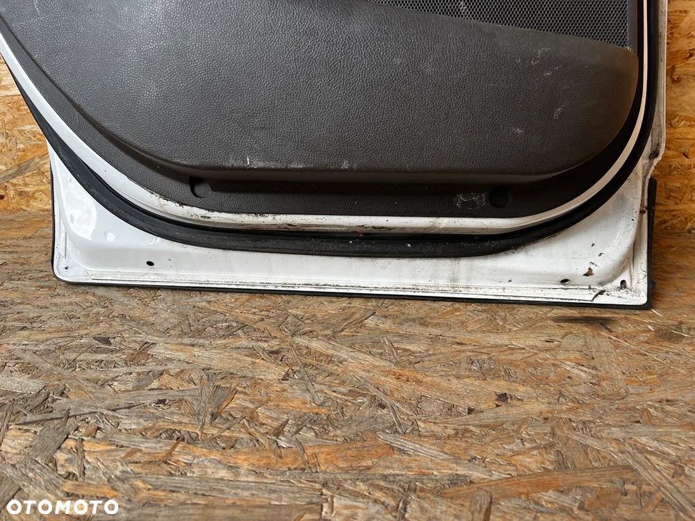 DRZWI TYLNE LEWE lewy tył OPEL MOKKA I Kod lakieru: GAZ - 15