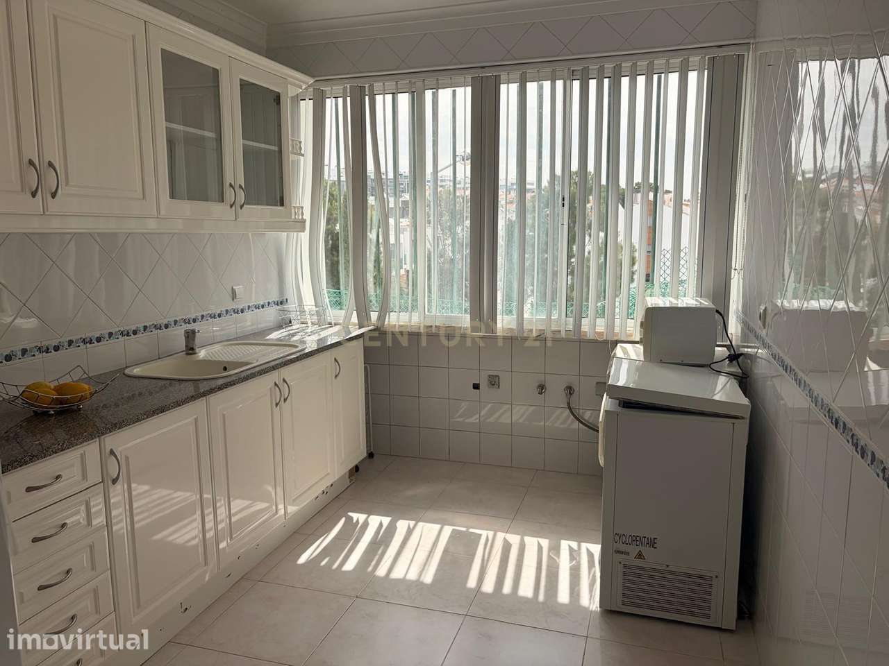 Apartamento  T2 com garagem e arrecadação Moderno na Charneca de Capar - Grande imagem: 3/19