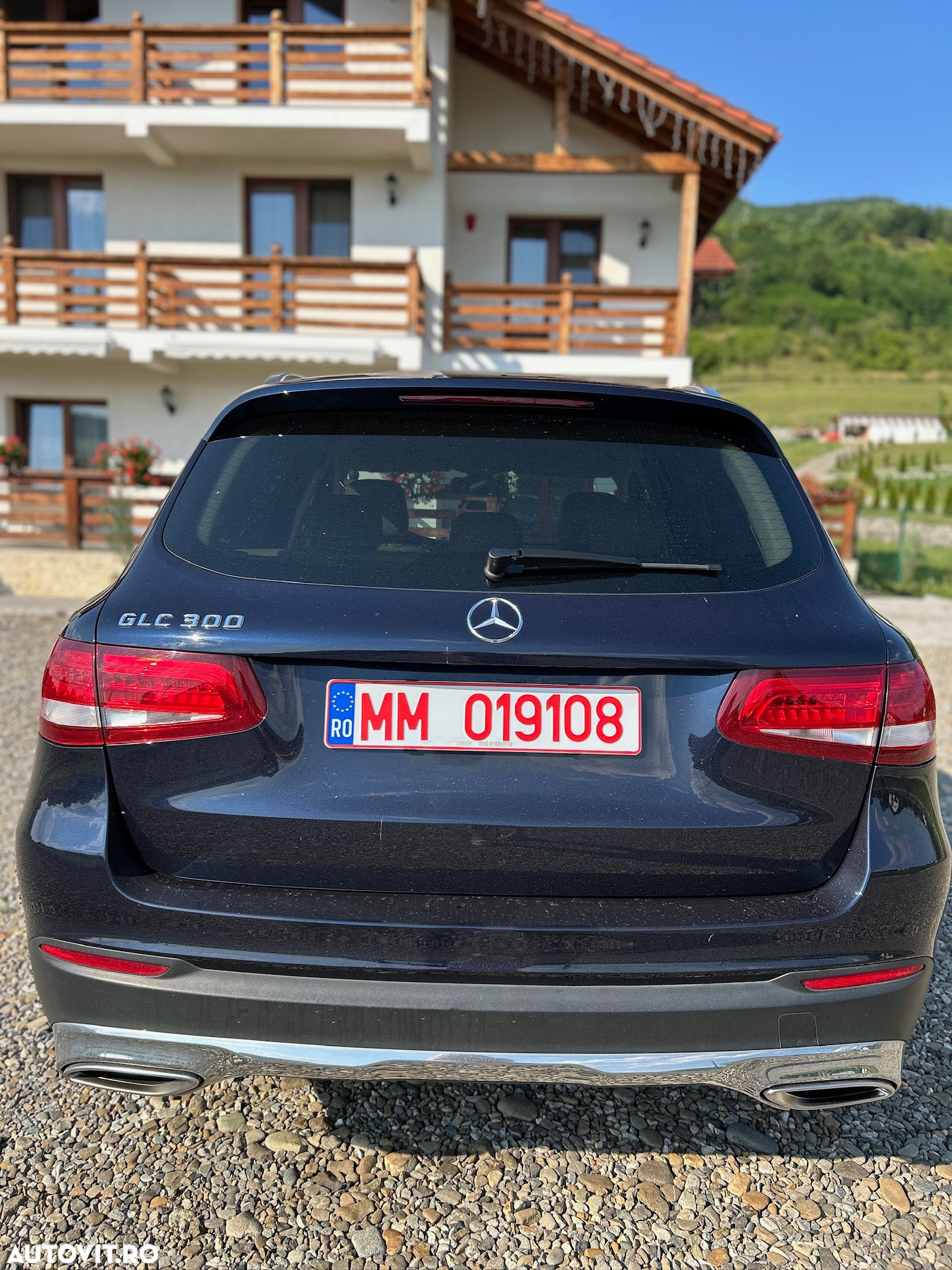 Mercedes-Benz GLC 300 4Matic 9G-TRONIC AMG Line - 10