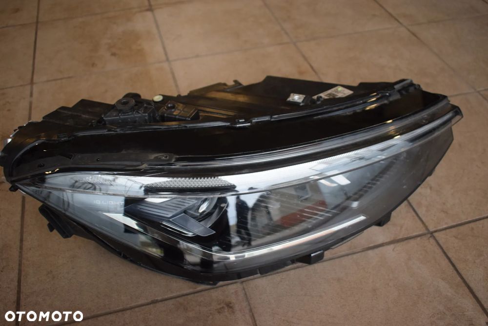 Lampa prawa VW Passat B9 3J1941036  3J1 941 036 - 1