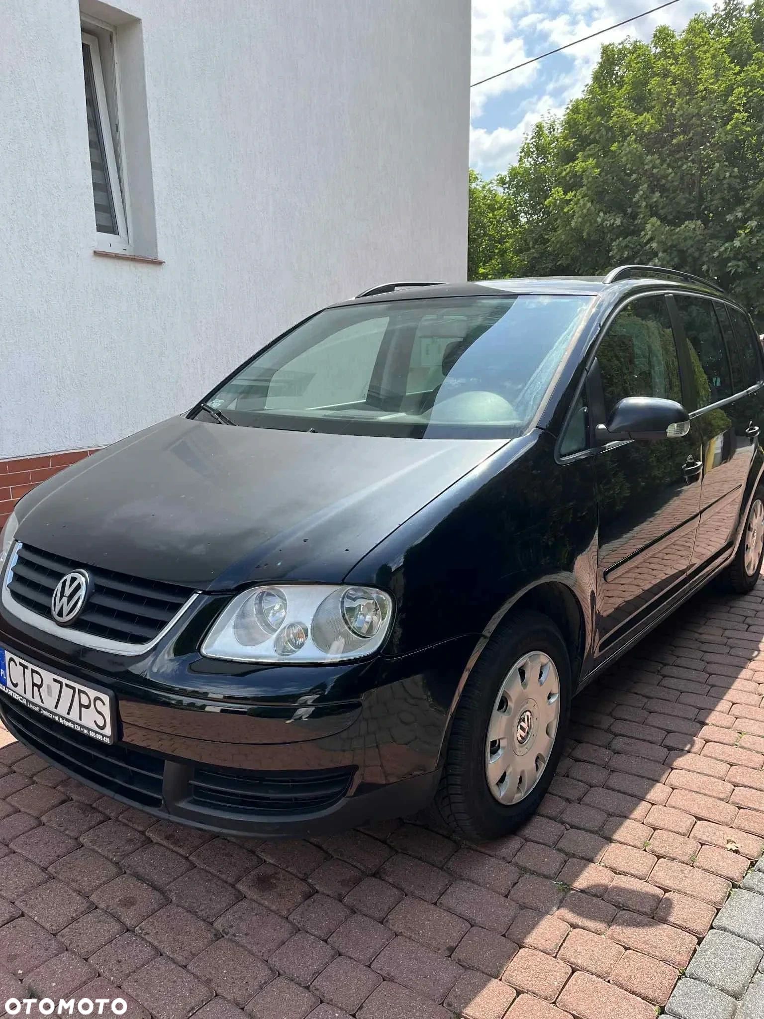 Volkswagen Touran - 1