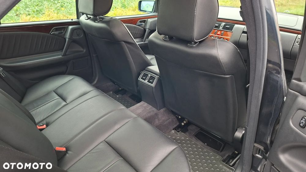 Mercedes-Benz Klasa E - 30