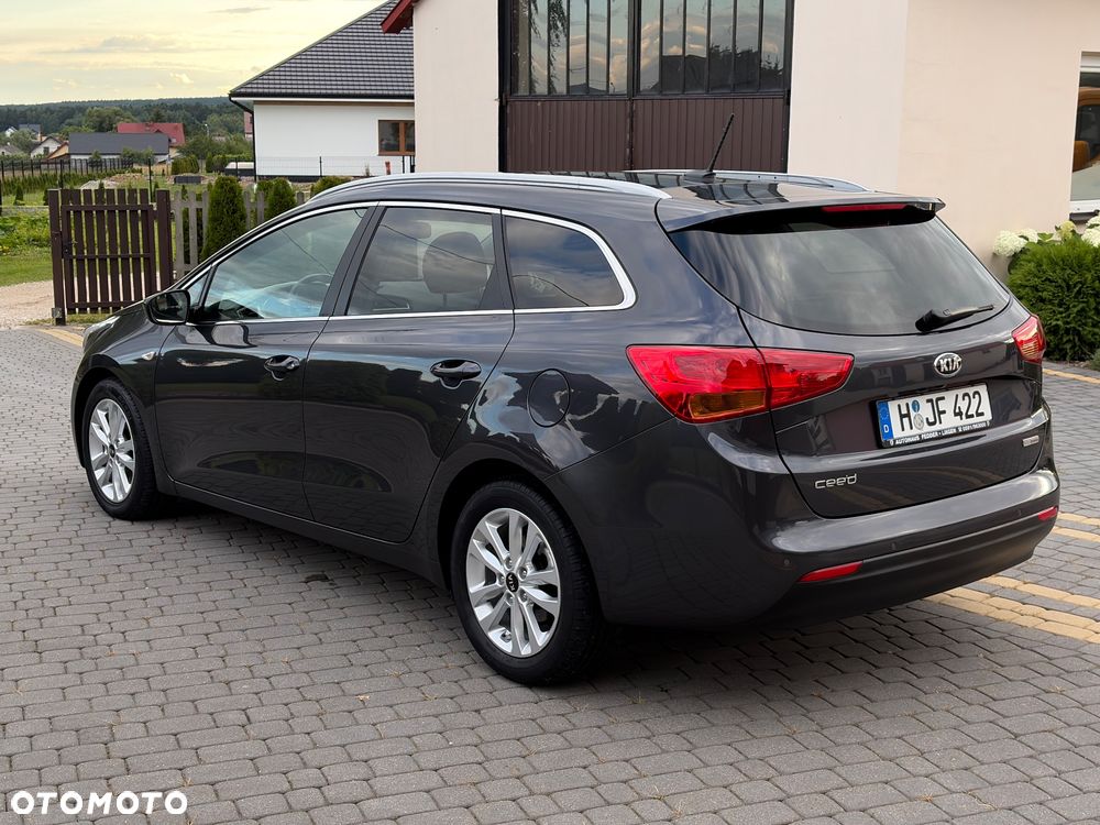 Kia Ceed 1.6 CRDi 136 ISG Platinum Edition - 7
