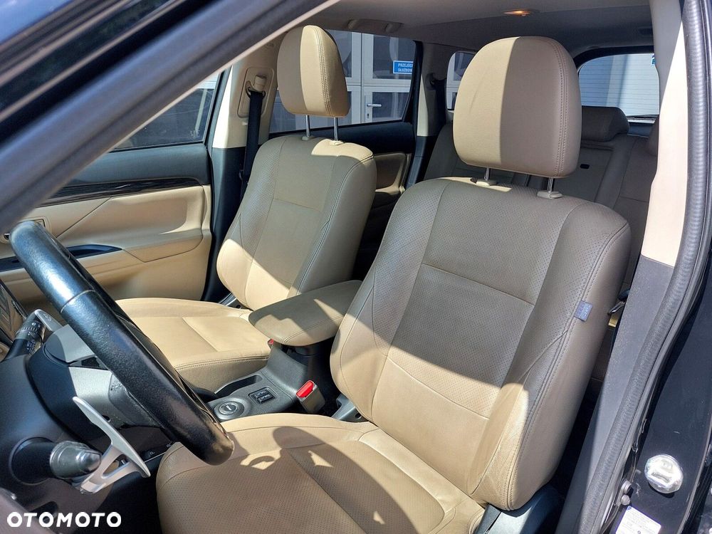 Mitsubishi Outlander - 15