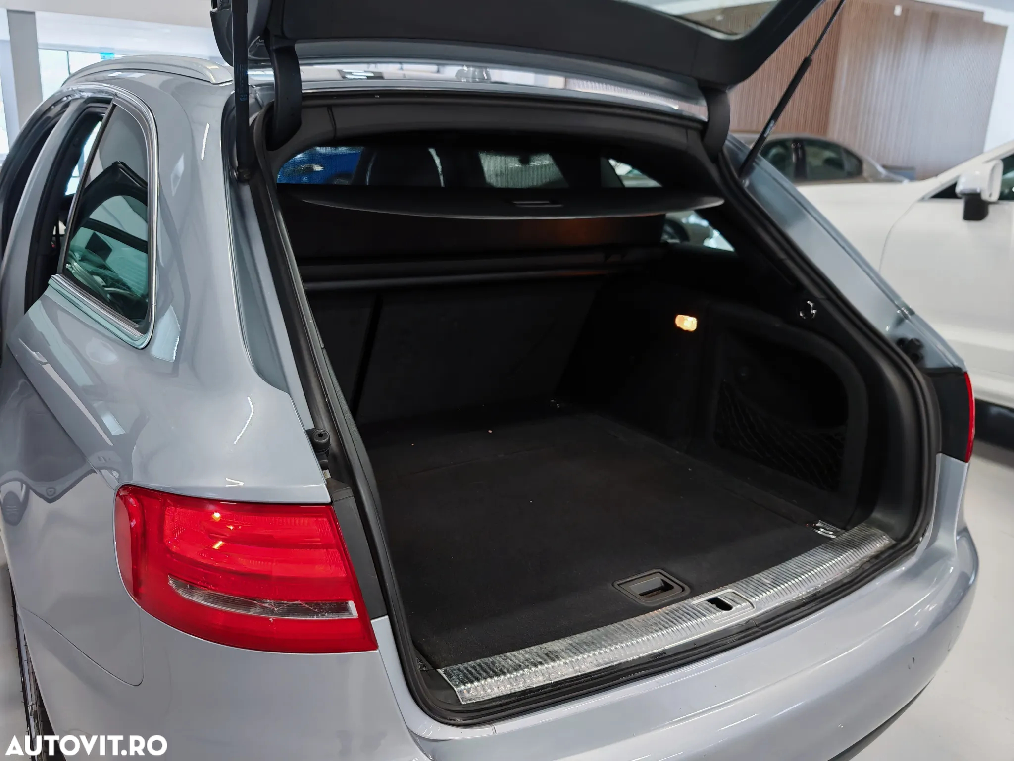 Audi A4 Avant 2.0 TDI DPF multitronic S line Sportpaket - 27