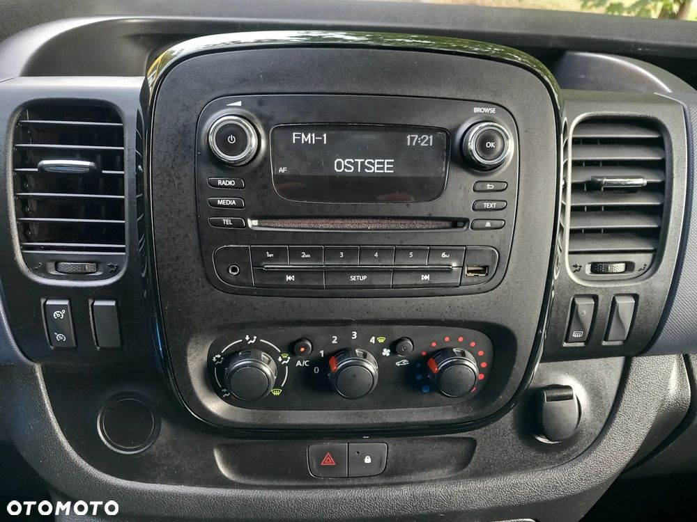Opel Vivaro - 24
