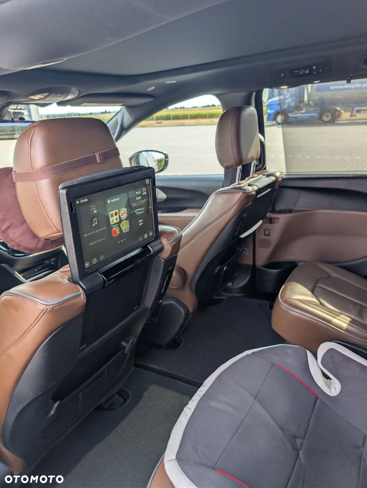 Chrysler Pacifica - 3