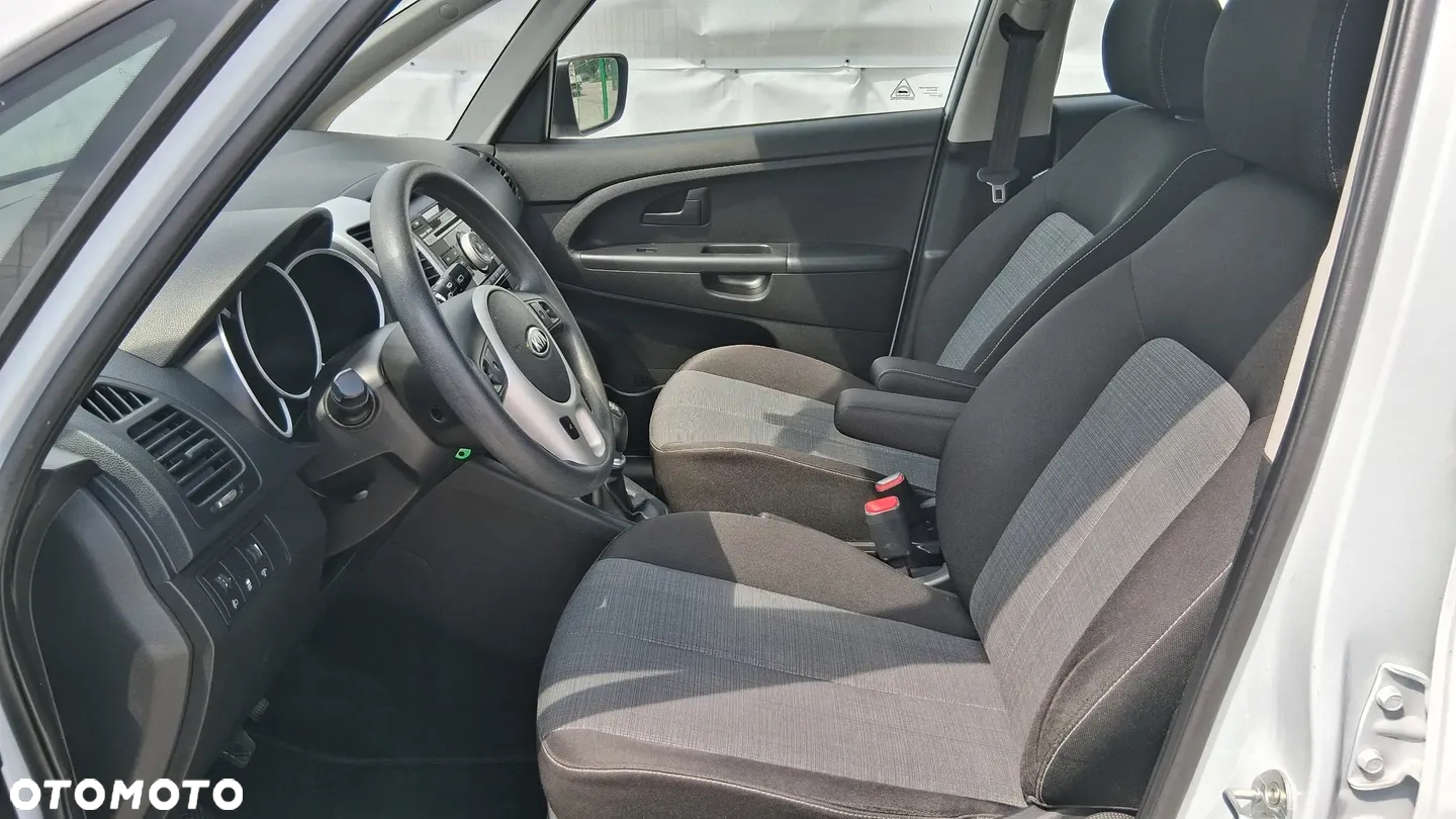 Kia Venga 1.4 CVVT Edition 7 - 10