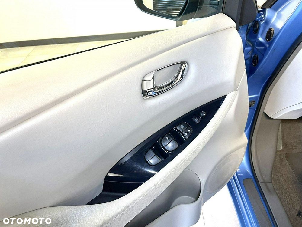 Nissan Leaf - 12