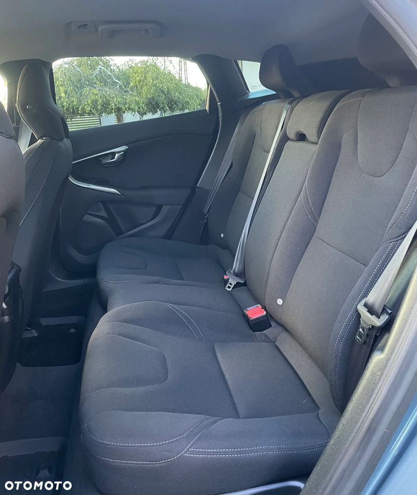 Volvo V40 T2 Momentum - 13