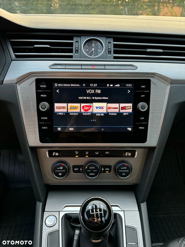 Volkswagen Passat 1.6 TDI BMT City - 13