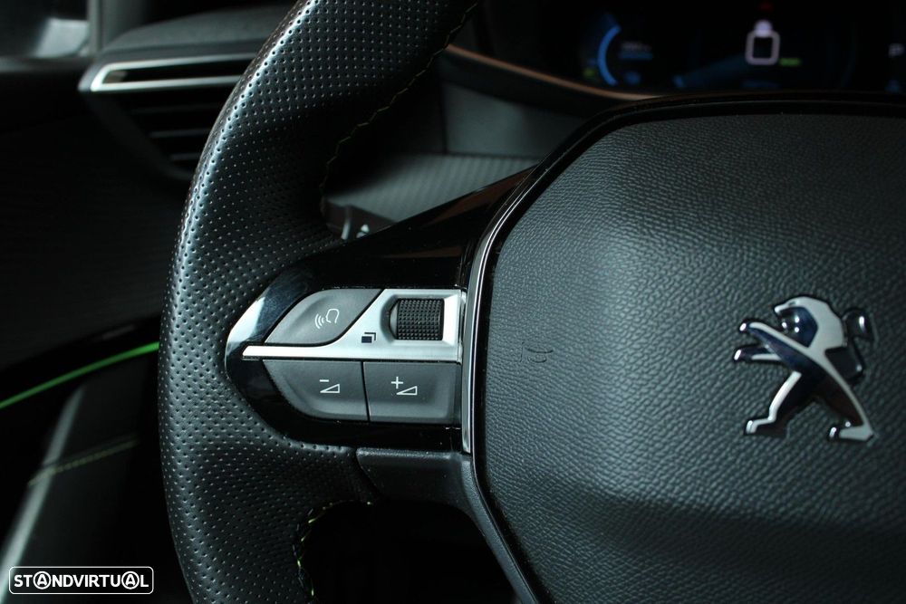 Peugeot e-208 GT+ - 26