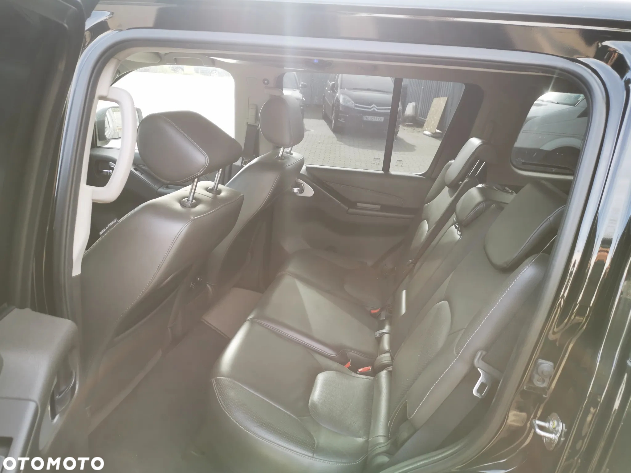 Nissan Pathfinder 3.0 D V6 LE EU5 - 12