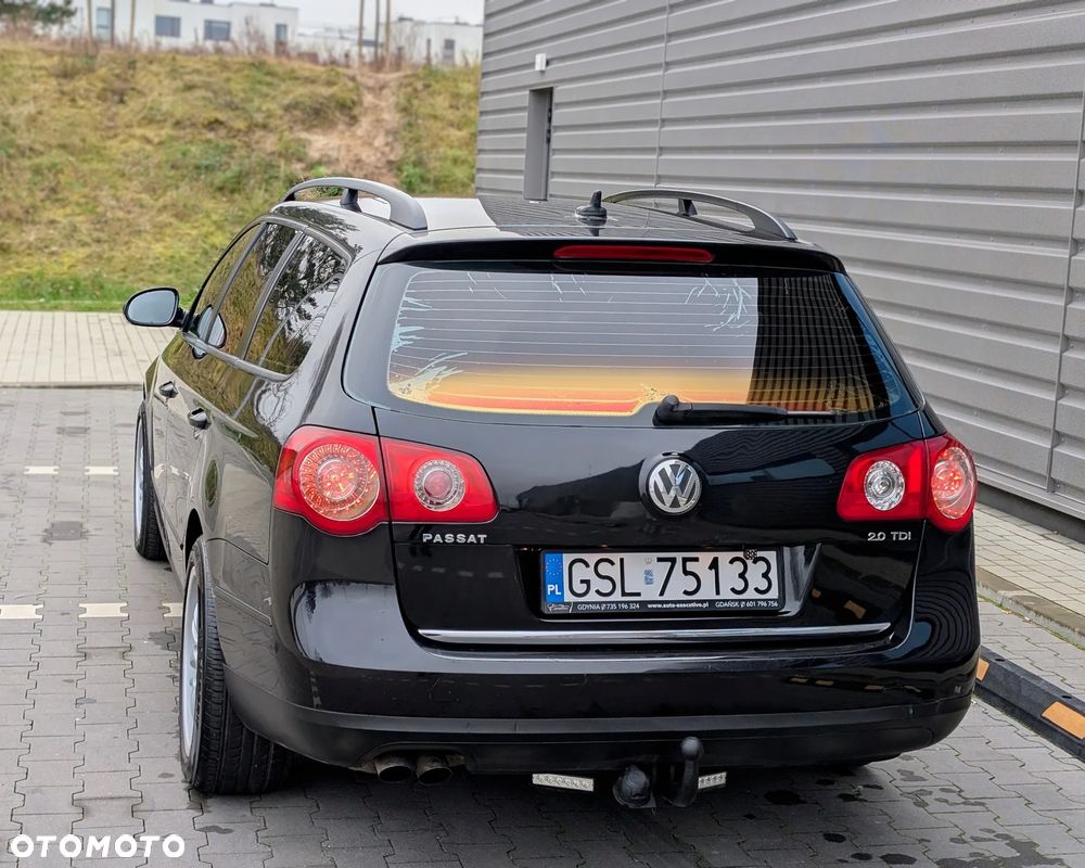 Volkswagen Passat Variant 2.0 TDI Individual Chrom - 11