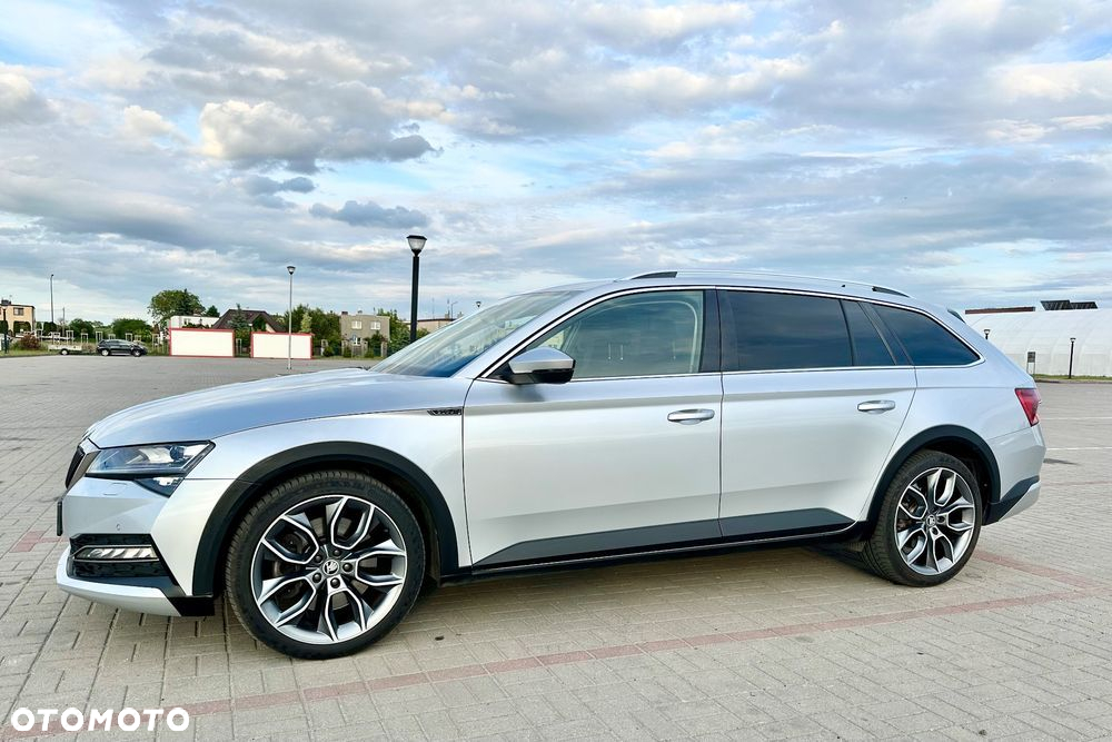Skoda Superb 2.0 TSI 4x4 Scout DSG - 2