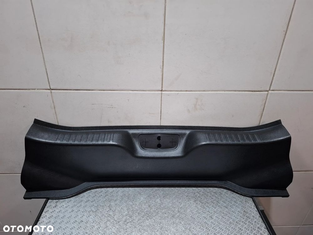 Osłona pasa tył bagażnika sedan Fiat Tipo II 2022 rok nr 07356348700 - 1