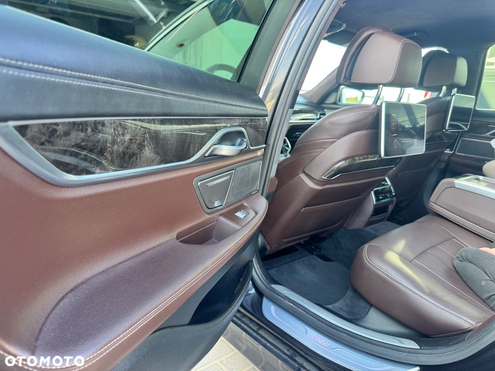 BMW Seria 7 730d xDrive - 24
