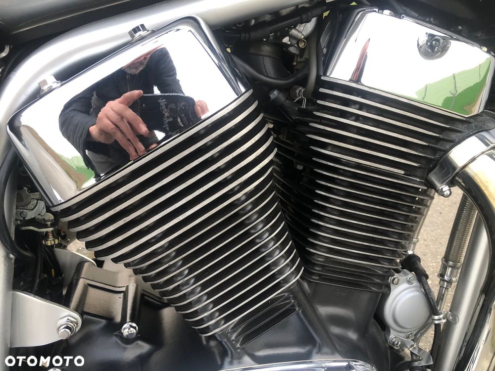 Suzuki Intruder - 24