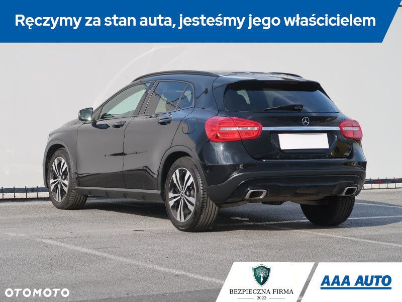 Mercedes-Benz GLA - 5