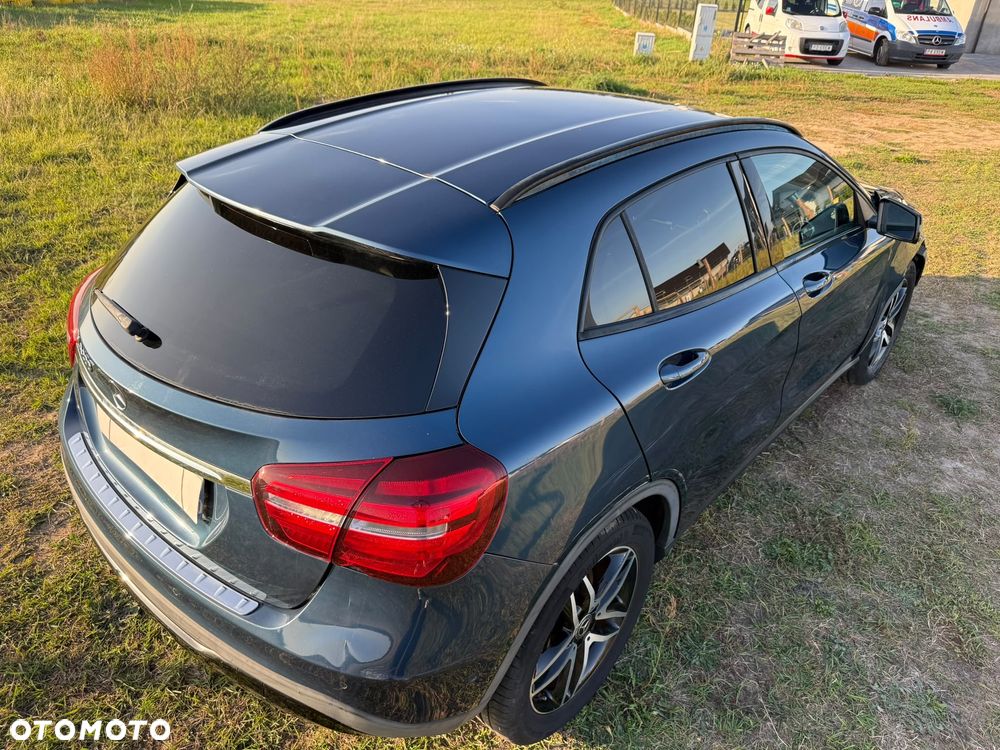Mercedes-Benz GLA 200 7G-DCT Activity Edition - 19