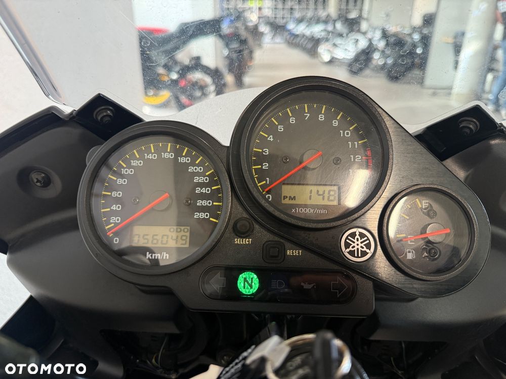 Yamaha FZS - 9