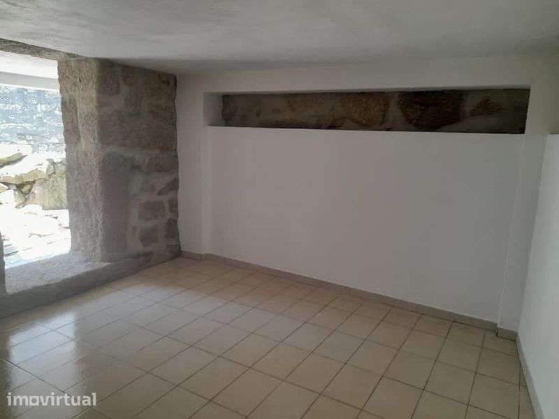 Moradia T1 + 2 com garagem - Grande imagem: 2/5