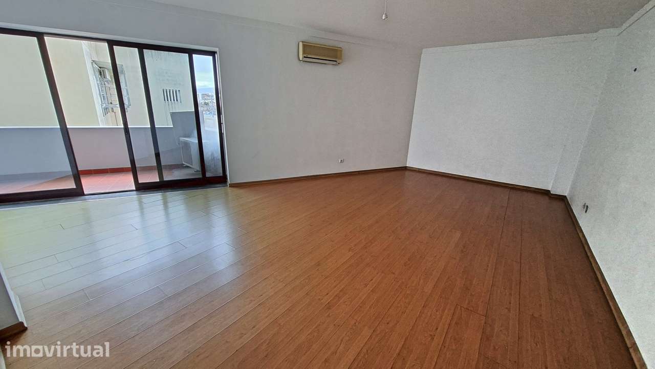 Apartamento T3  126m2, 3 lug.  estacionamento, arrecadação em Setubal. - Grande imagem: 2/14