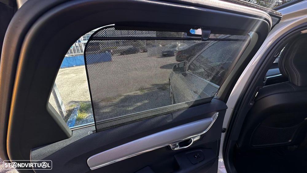 Volvo V90 2.0 B4 Momentum Plus Geartronic - 24
