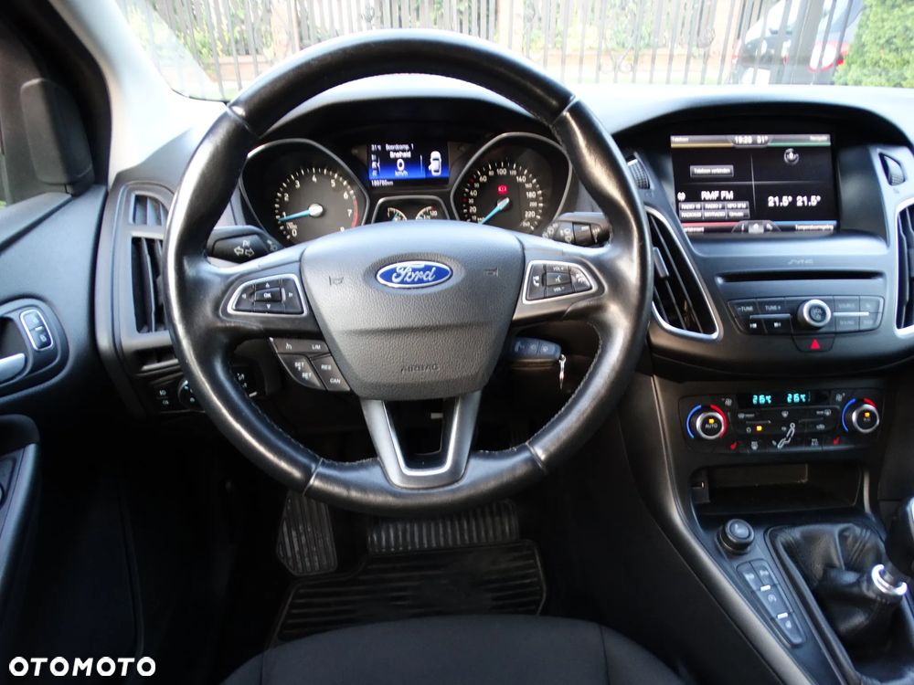 Ford Focus - 25