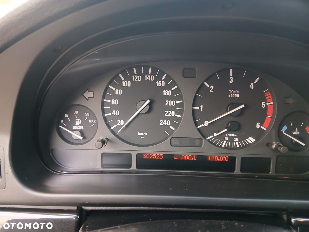 BMW Seria 5 520d - 11