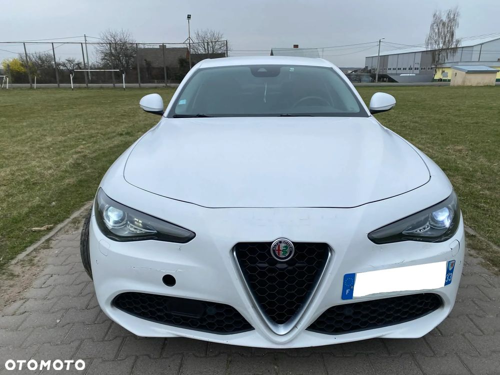 Alfa Romeo Giulia 2.2 AT8 Super - 28