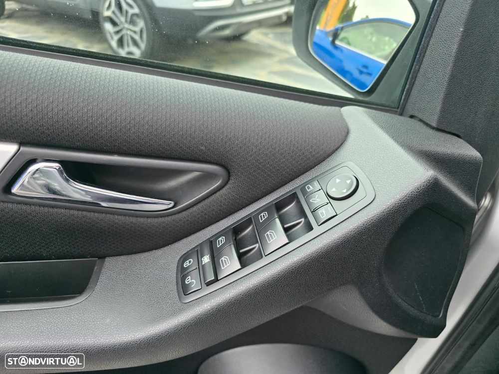 Mercedes-Benz B 180 - 23