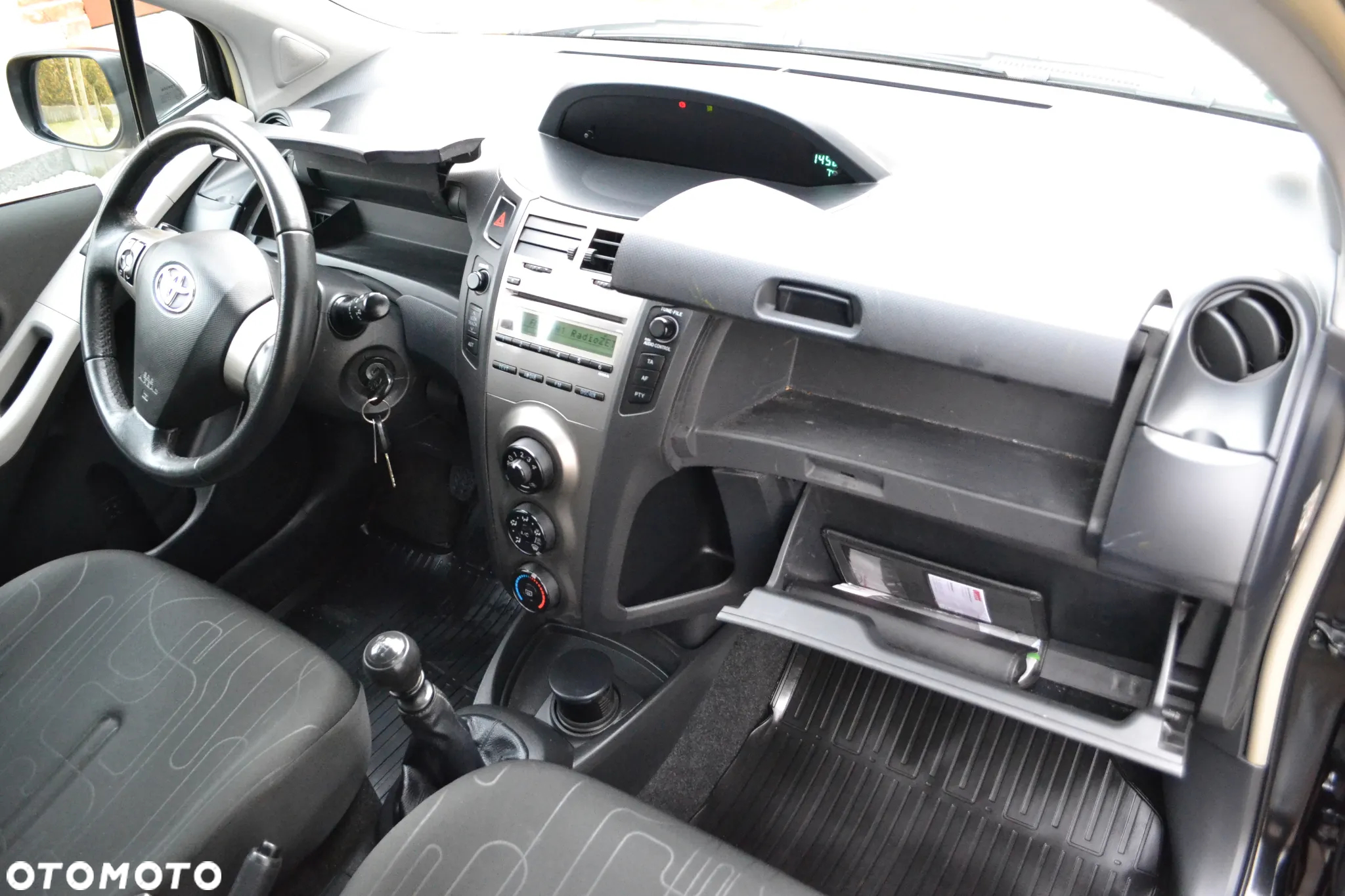 Toyota Yaris 1.33 Sol - 28