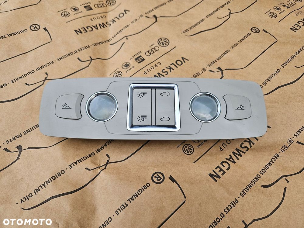 audi q7 4l lampa podsufitki 4l0947112a - 1