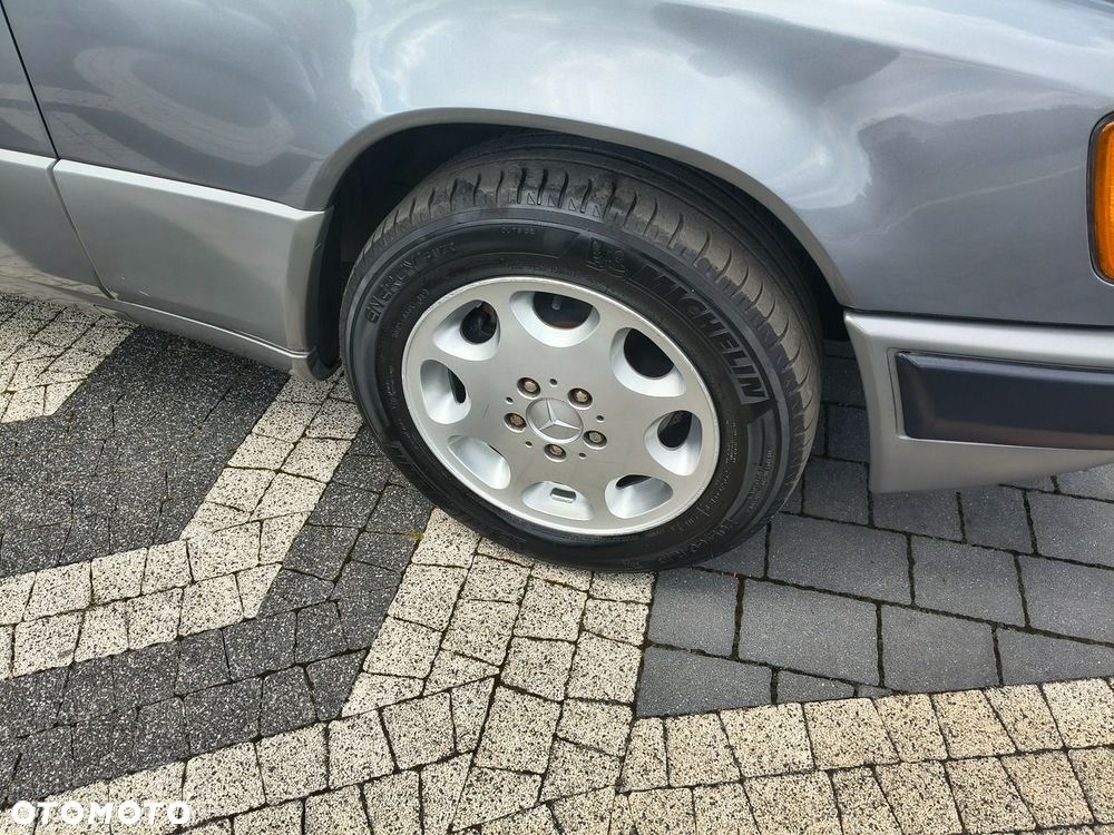 Mercedes-Benz W124 (1984-1993) - 25