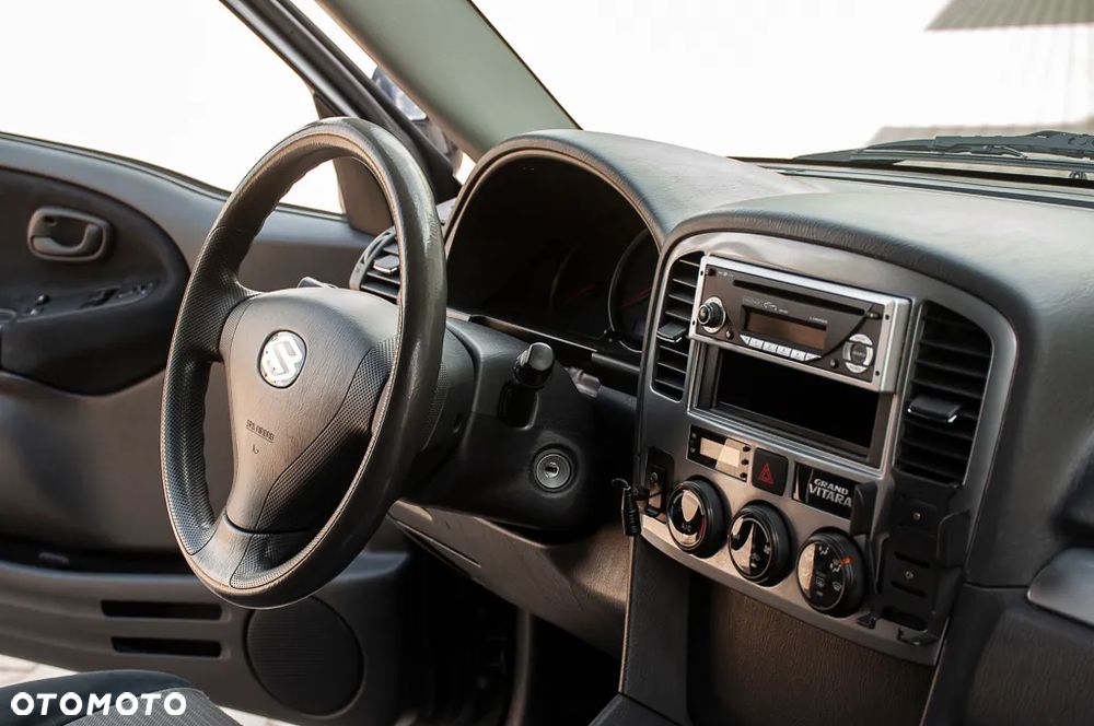 Suzuki Grand Vitara 1.6 Comfort Style - 16