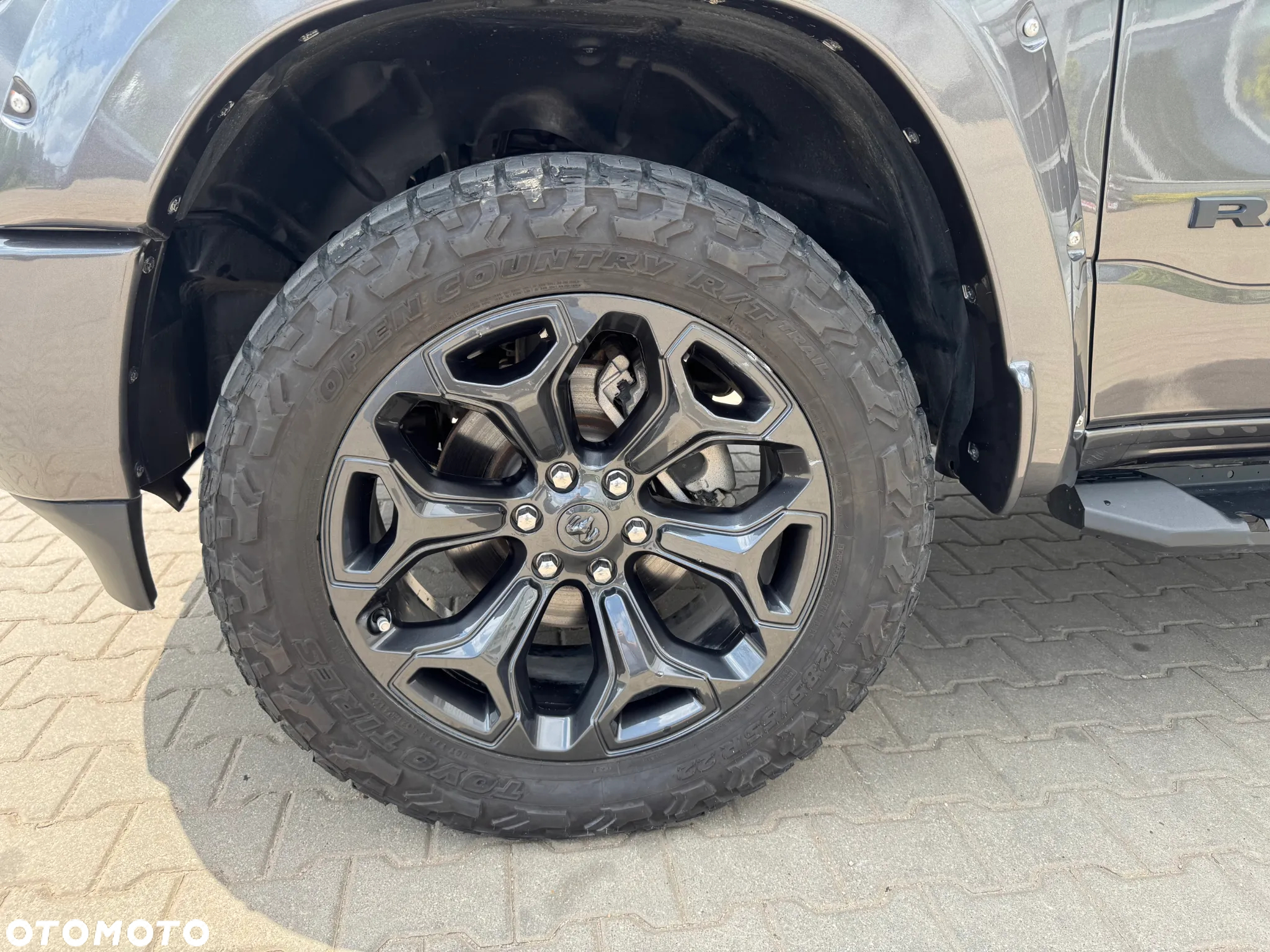 RAM 1500 Crew Cab Laramie - 12