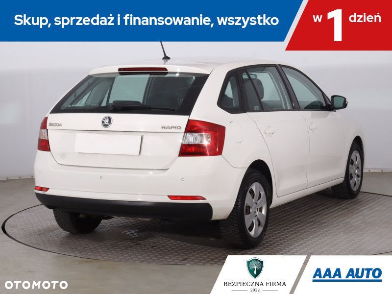 Skoda RAPID - 7