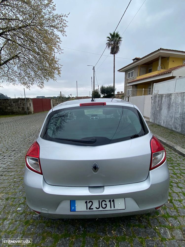Renault Clio - 10